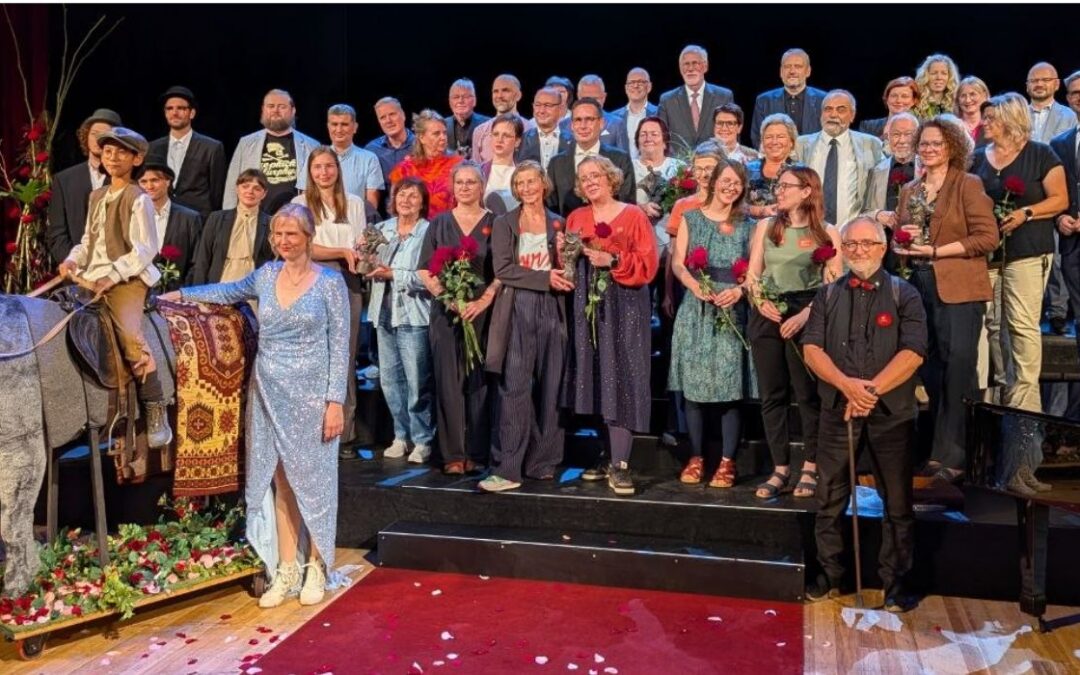 Ausgezeichnetes Engagement: Unsere Berufspatinnen und -paten gewinnen „Der Esel, der auf Rosen geht“